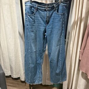 American Eagle Outfitters Medium Blue Cropped Straight Jeans